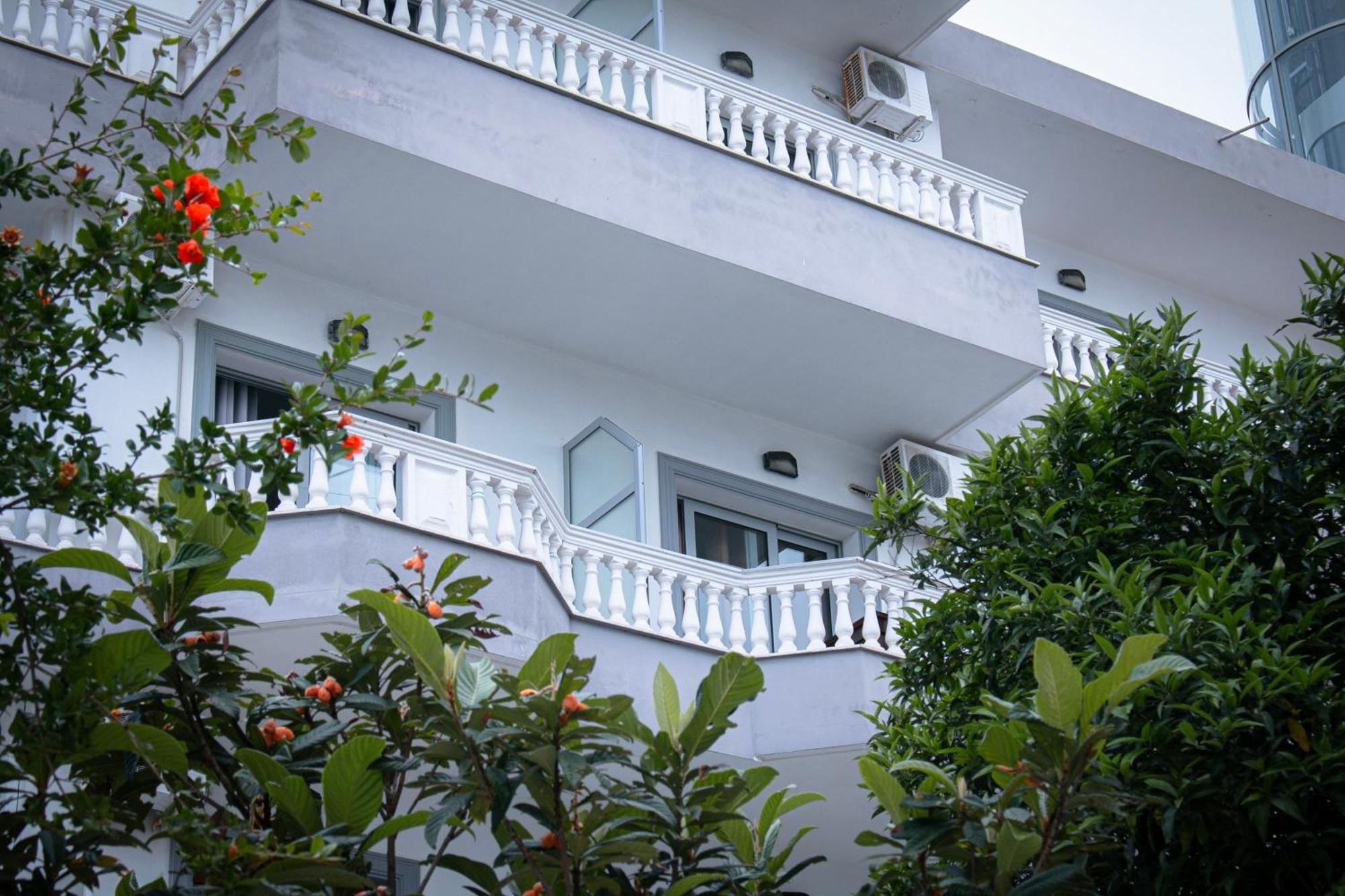 Hotel Fron Sarandë Exterior foto
