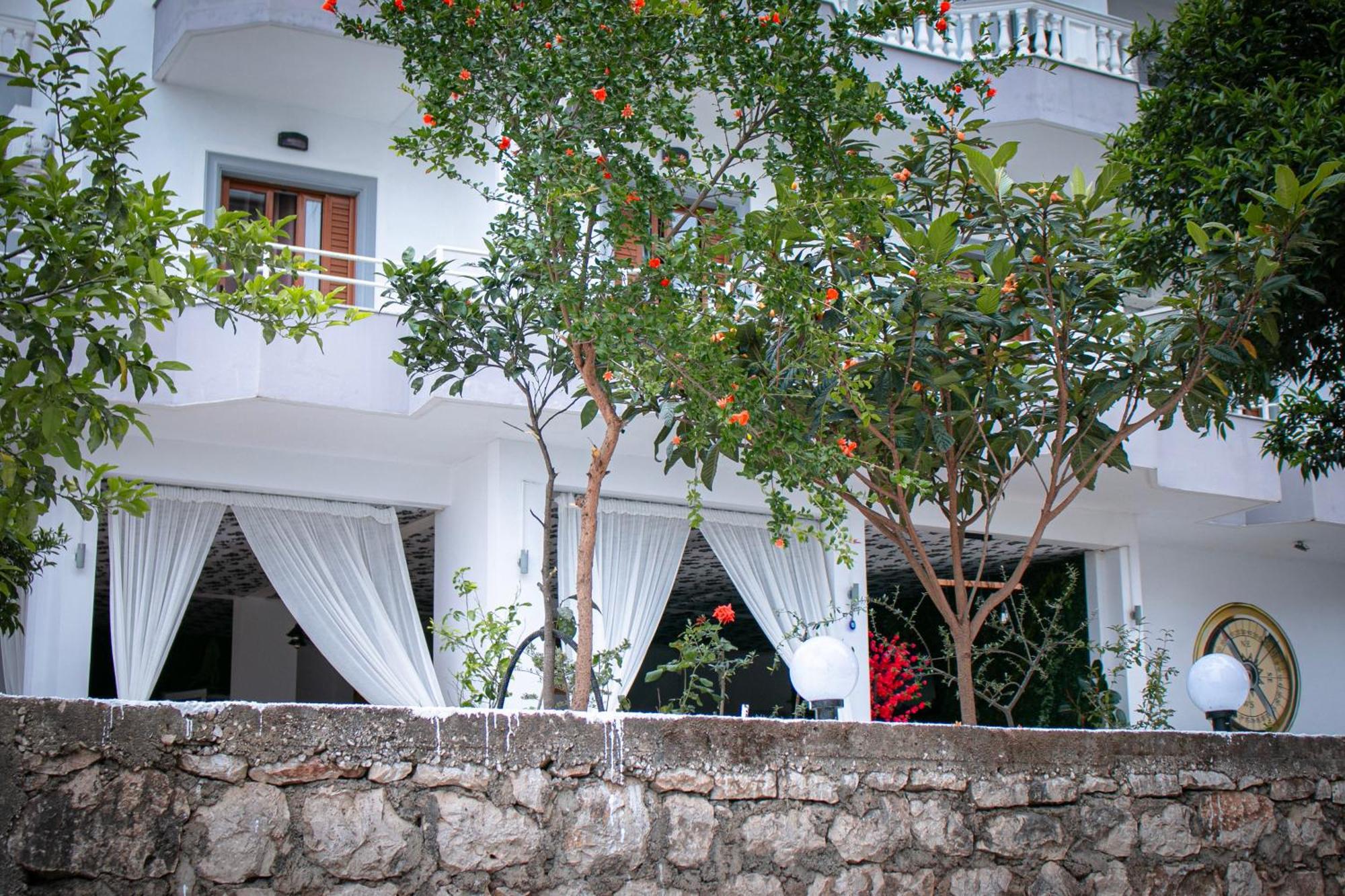 Hotel Fron Sarandë Exterior foto