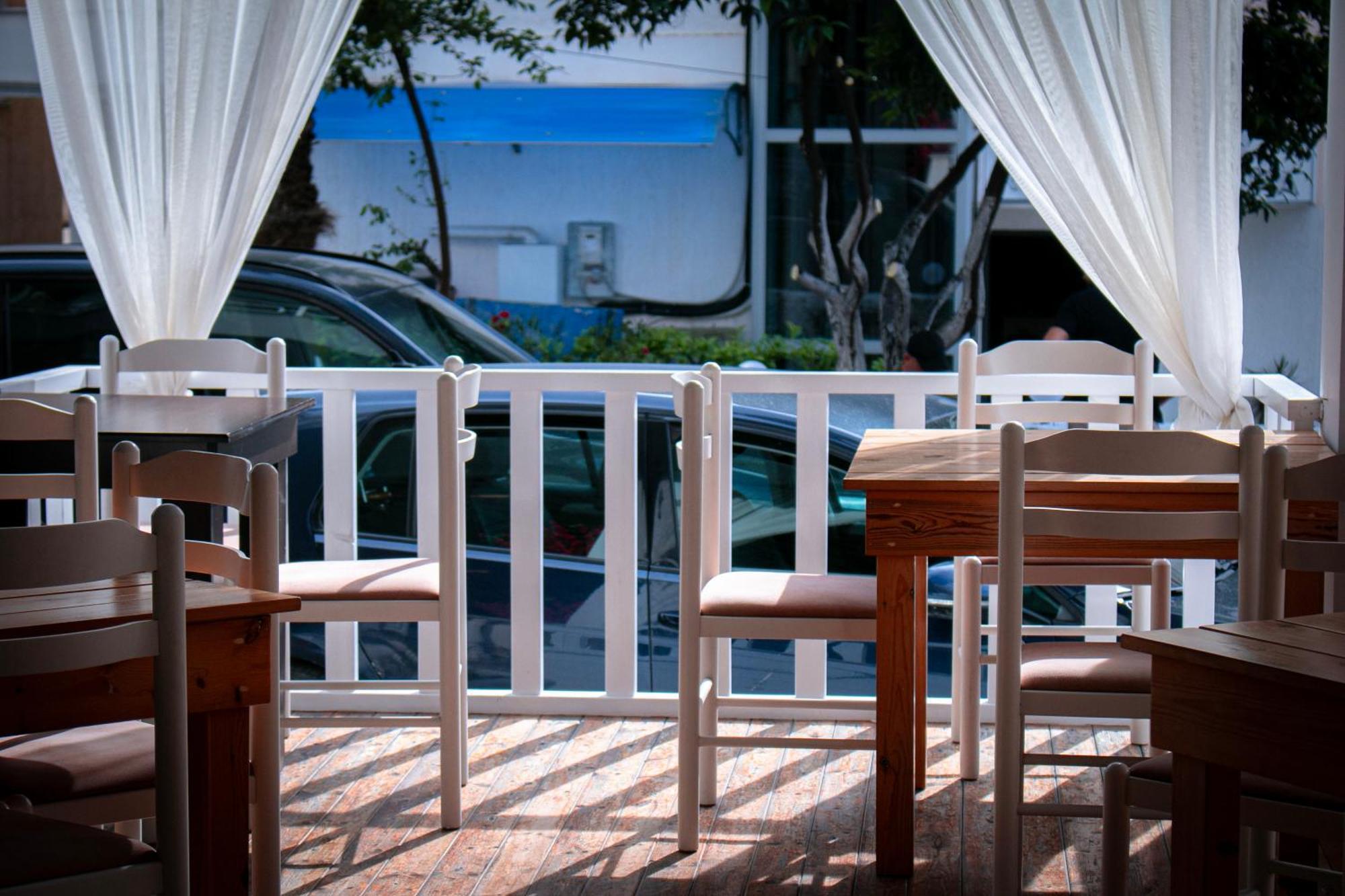 Hotel Fron Sarandë Exterior foto