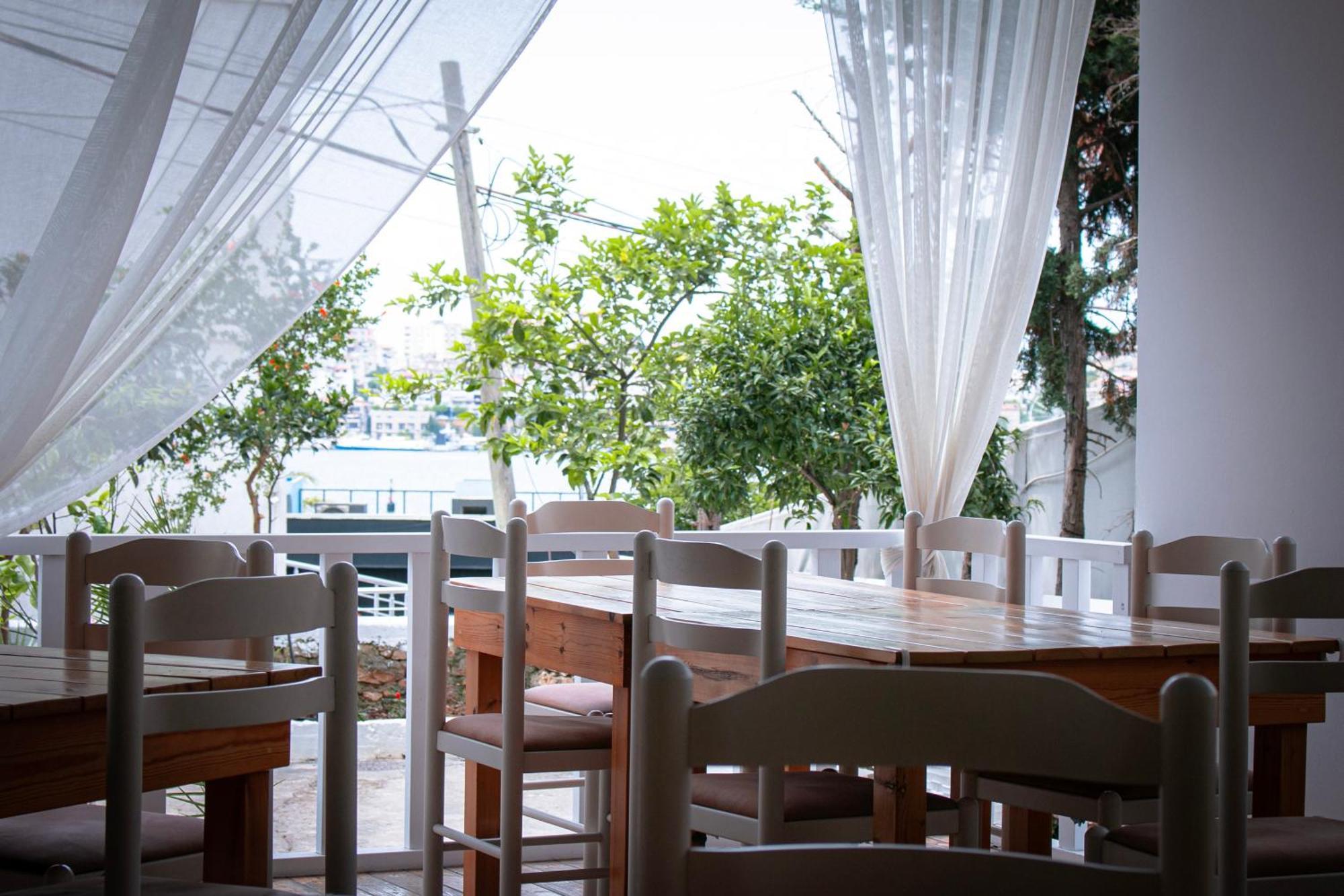 Hotel Fron Sarandë Exterior foto